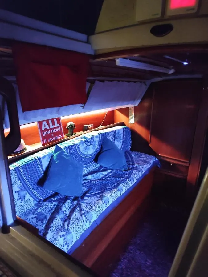 Precioso Barco Para Desconectar Les Botigues de Sitges